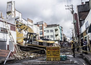 Demoliciu00f3n Cra 27 con Calle 16