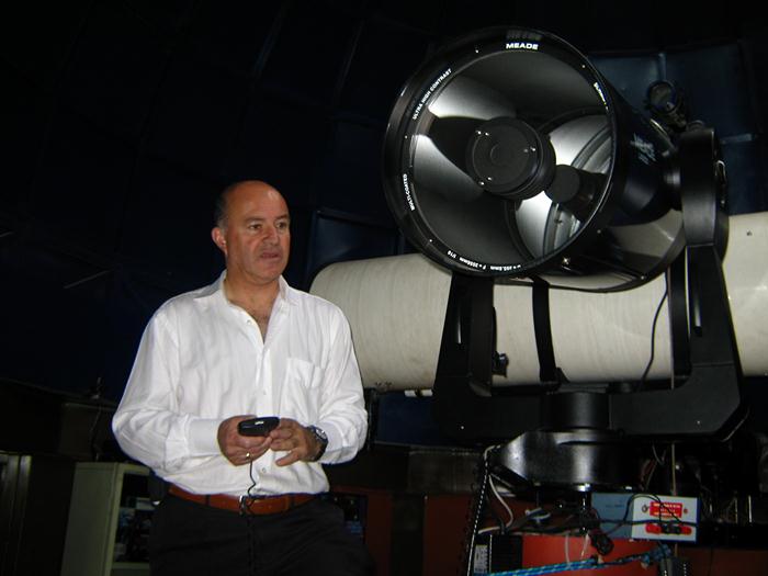 El astrónomo Alberto Quijano participará en evento mundial de astronomía.