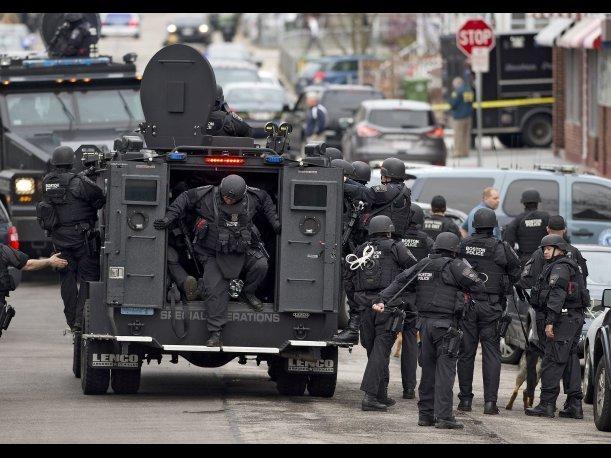 Finaliza con éxito dramática búsqueda de sospechoso en Boston
