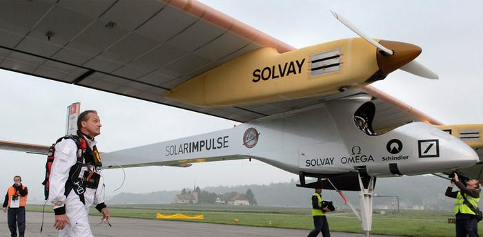Un avión a propulsión solar hace historia