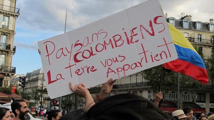 París: Marcha abierta en apoyo al paro agrario y popular