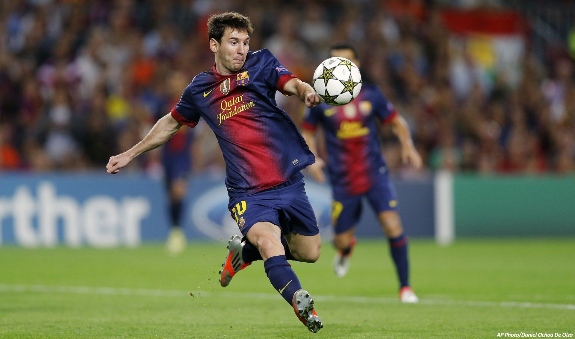 LA VUELTA DE MESSI CON OTRO LOOK !!!