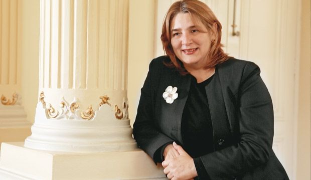 Ministra de Cultura se goza el carnaval de Negros y Blancos
