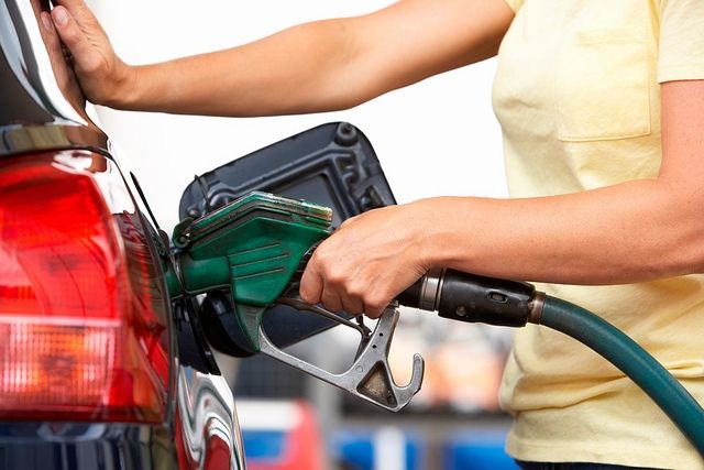 Abril llega con aumento en combustibles