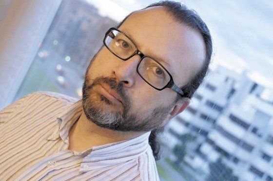 La desmemoria de William Ospina