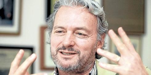Sergio Cabrera y su regreso del letargo