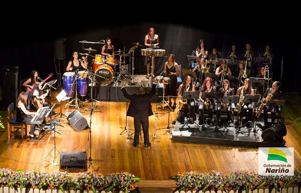 El Teatro Imperial se vistió de gala con la Big Band femenina “Swing Queens”