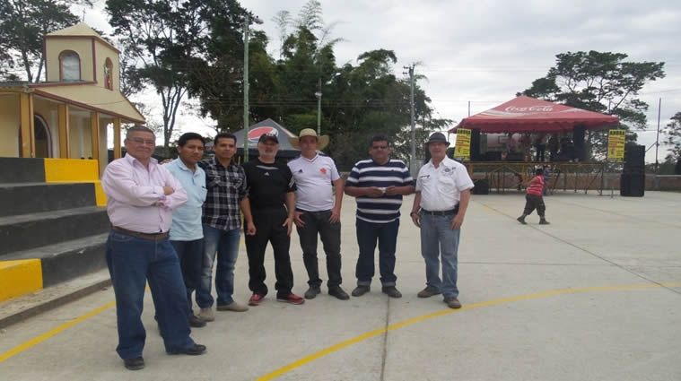 Medico Luis Eduardo Armero, alcalde del municipio de Chachagui, doctor Mauricio Montoya, Coordinador de Cultura, Concejales Franco de la Cruz y Álvaro Zambrano y líderes comunitarios