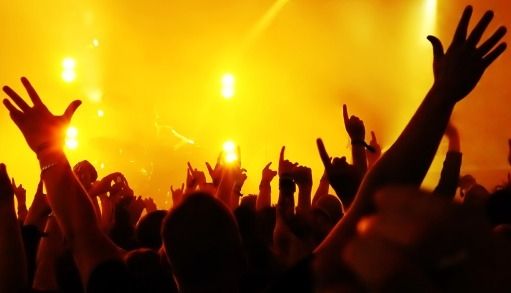 La rebeldu00eda es la actitud que myestran los artistas del Rock y el metal para expresar su rechazo a la violencia y la guerra.