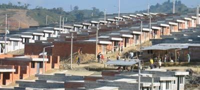 Los constructores agremiados en Camacol estu00e1n felices con los panes de vivienda de Juan Manuel Santos.