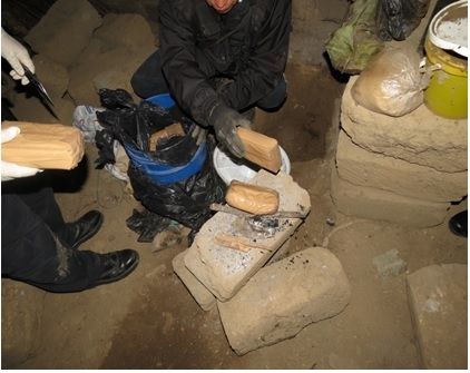 El CTI propinu00f3 en Nariu00f1o un golpe a la mafia del narcotru00e1fico al hallar una caleta con 7 kilos de herou00edna.