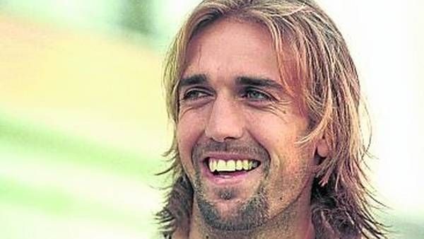 A Batistuta le quieren cortar las piernas…
