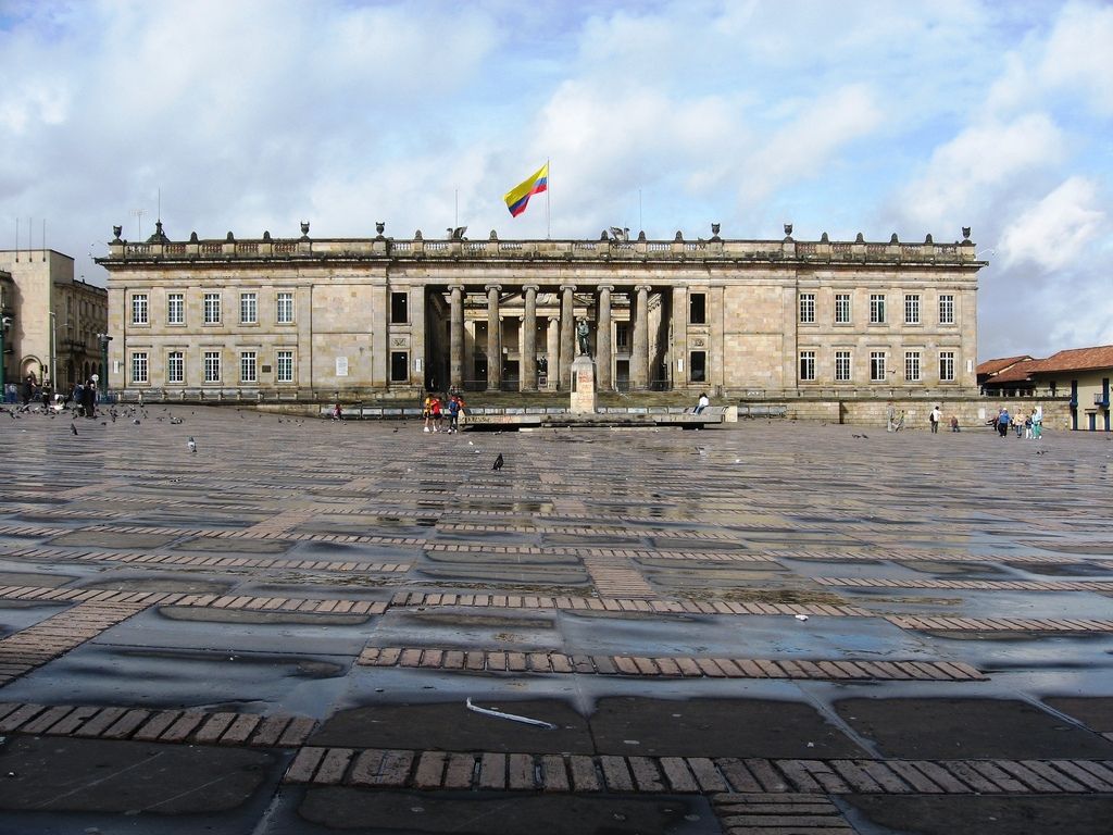 En el senado: Bancadas reacciona con reserva frente a “cese bilateral”