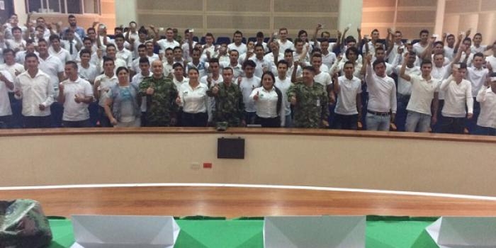 En el Huila, 87 víctimas de desplazamiento recibieron su libreta militar