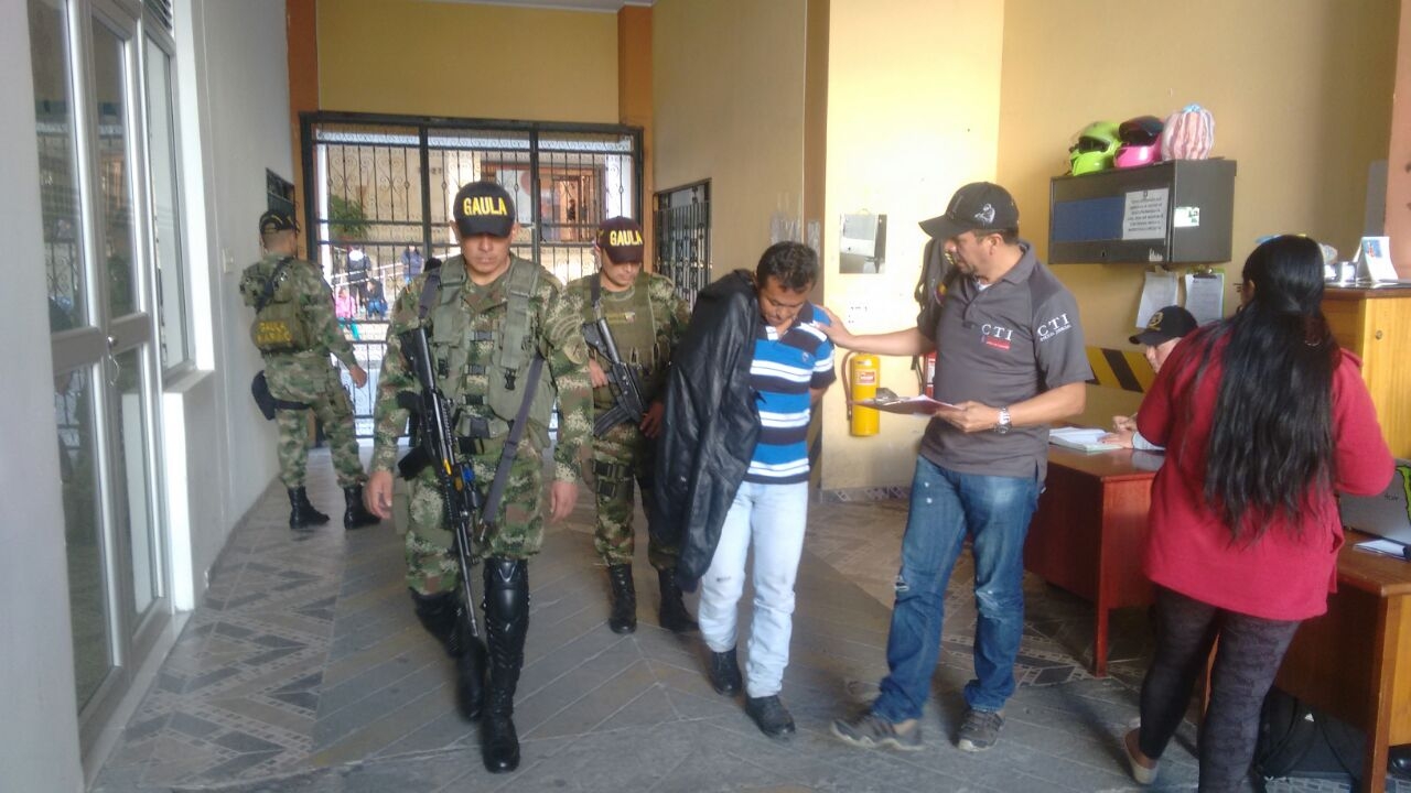 Ejército y CTI capturan extorsionista en flagrancia