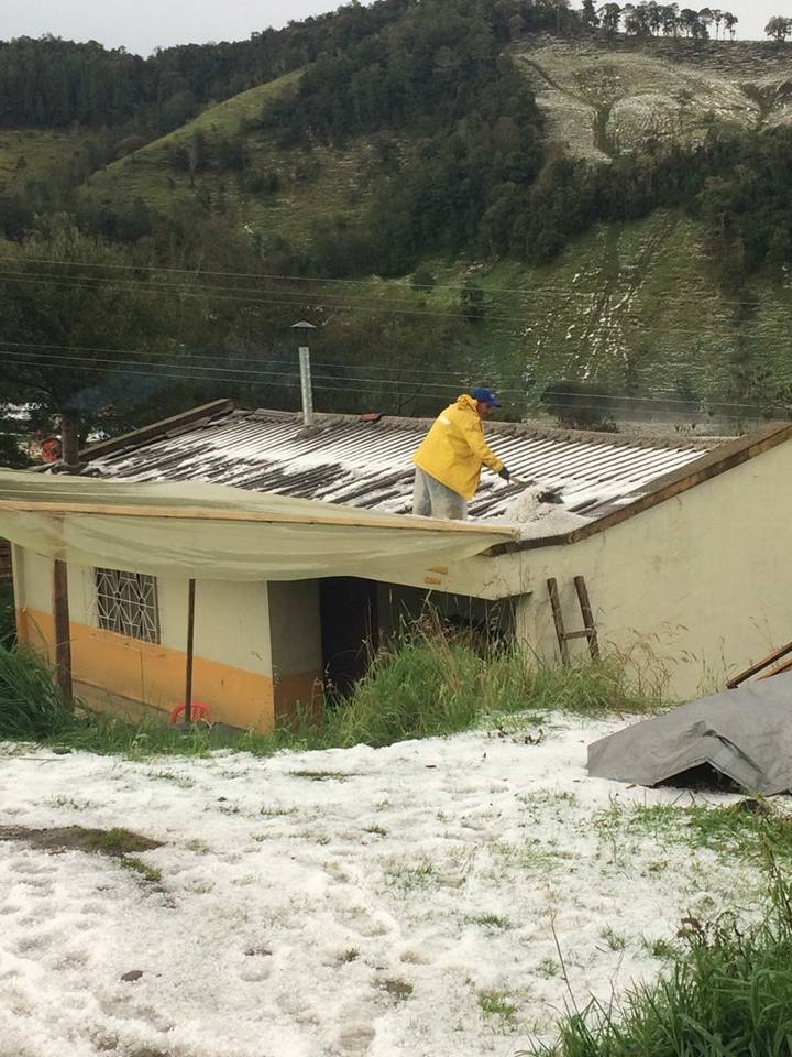 Fuerte granizada en corregimiento de El Encano