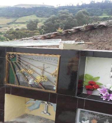 Adolescentes fueron sorprendidos hurtando lápidas en cementerio