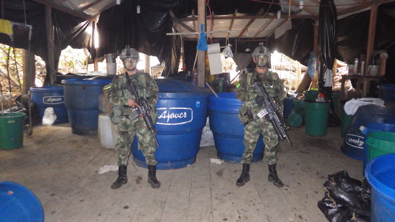 Ejército destruye un laboratorio de coca del ELN