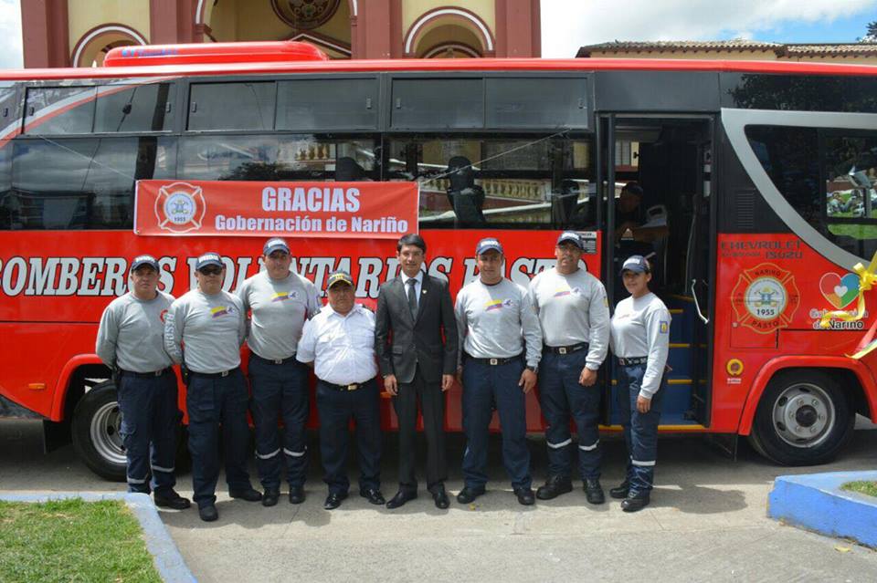 Gobernación entregó una buseta y vehículos al grupo Usar y la fuerza pública