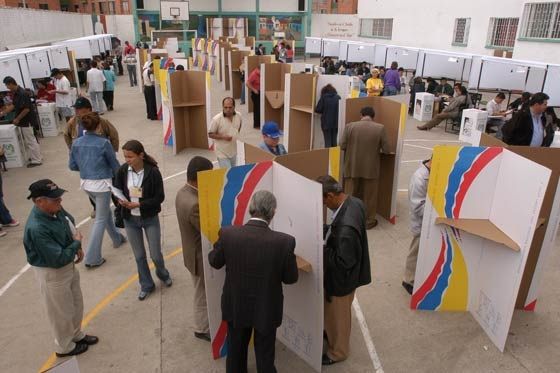 Colombia va a elecciones legislativas, en medio de “la esperanza y el miedo”