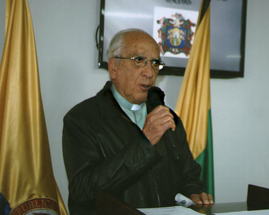 El padre Gustavo Jiménez S. es “El personaje 10 del día”