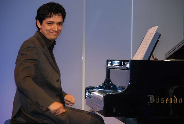 Destacado pianista, Pablo Andrés Rojas, es “El personaje 10 del día”