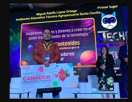 Docente ganador del premio Educa Digital 2019, Miguel Adolfo López Ortega, es El Personaje 10.