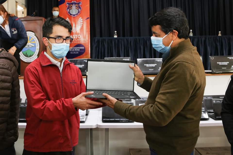 Comunidad educativa en Pasto se beneficia del programa ‘Computadores para educar’