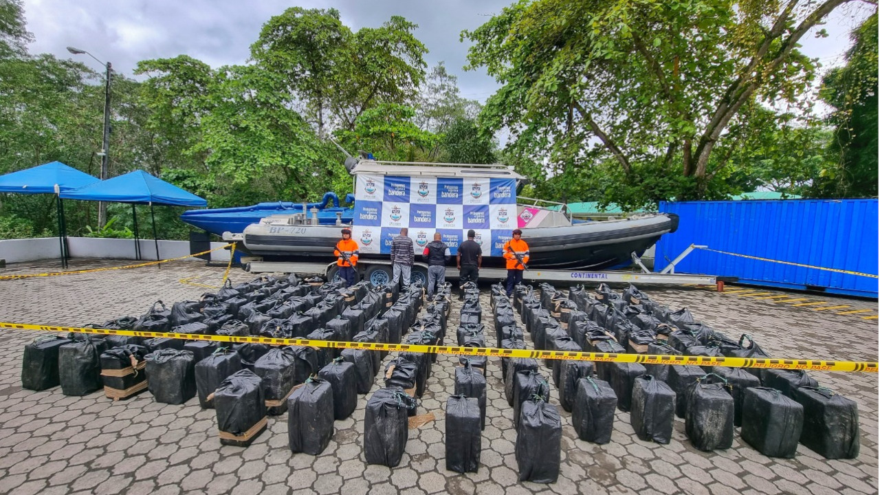 Incautan tres toneladas de coca en el noreste de Tumaco