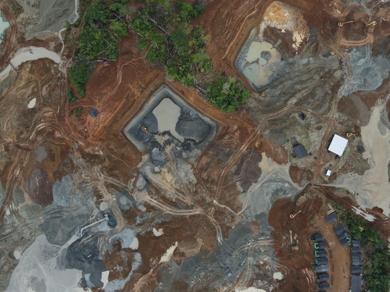 Desmantelan 10 unidades ilegales de producción minera y 20 refinerías ilegales en Nariño