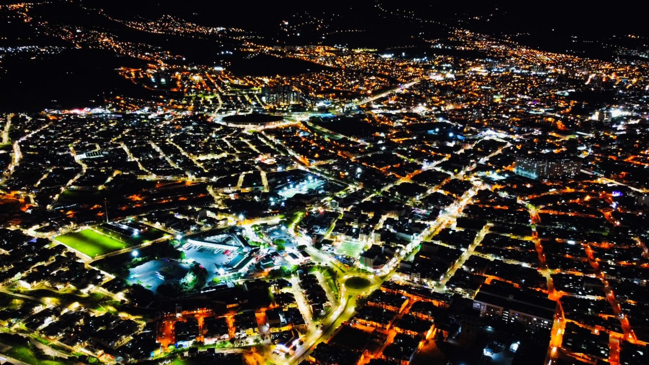 Más de 25 barrios surorientales de Pasto disfrutan la modernización del alumbrado público