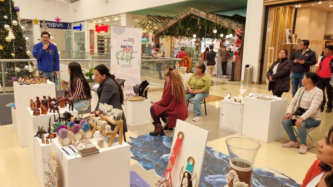 Hasta el próximo domingo se realiza mercartesano navidad