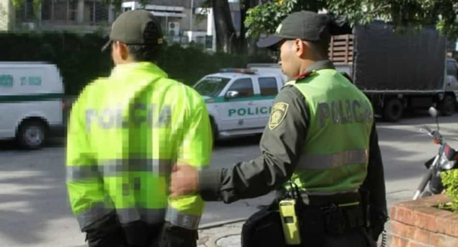 Acusan a policías de robarle $11 millones a una mujer en Tumaco