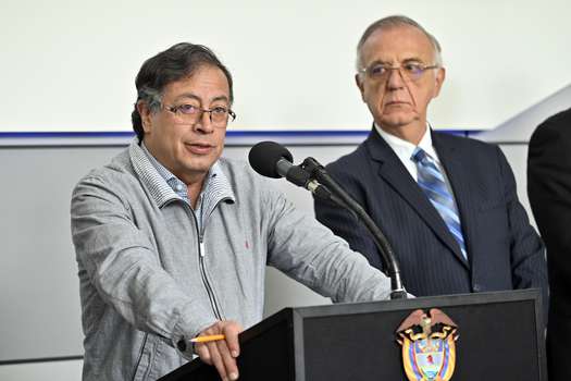 “Jamás aceptaré la orden de captura de nuestro ministro Velásquez”: Petro