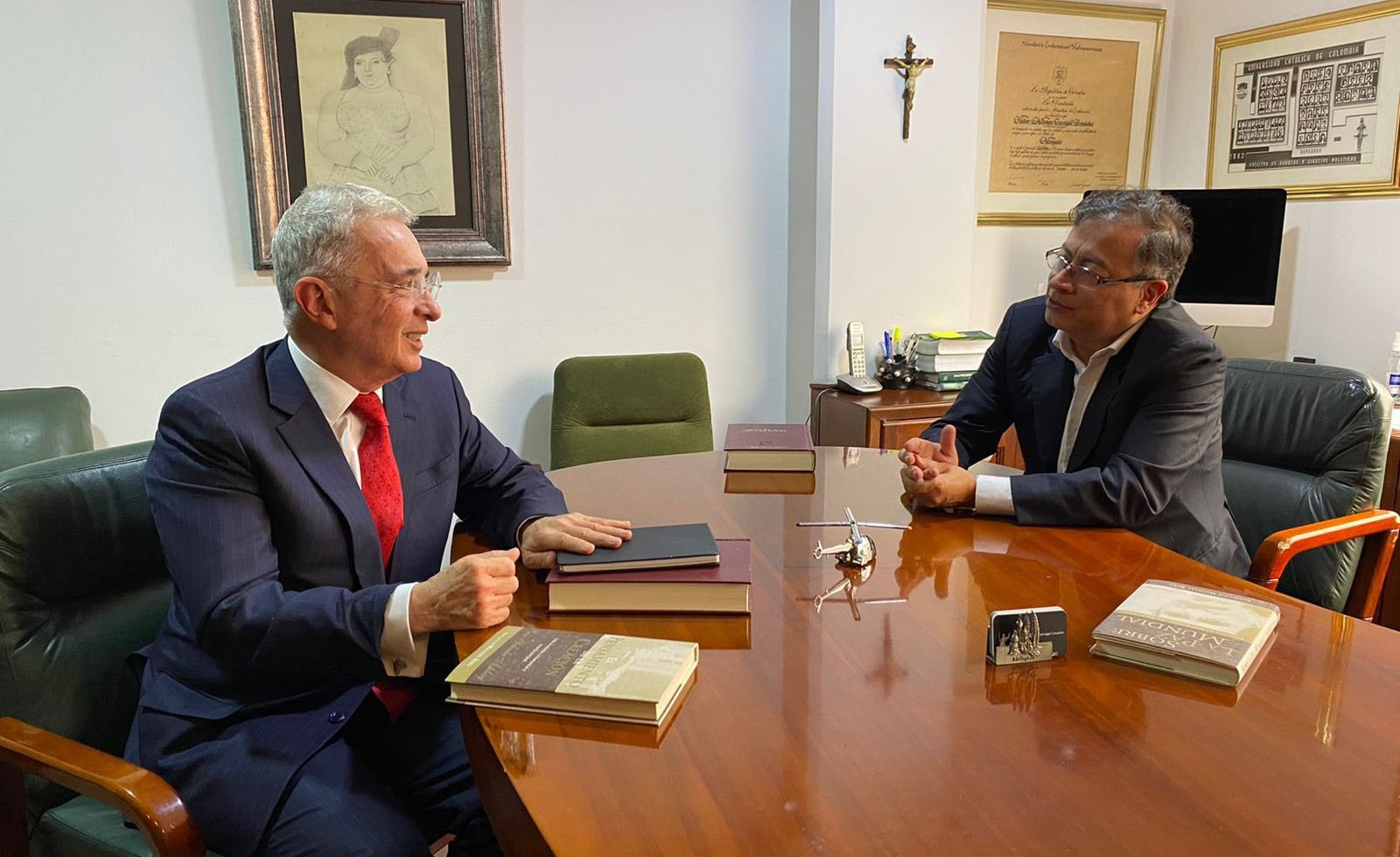 Encuentro entre Petro y Uribe concluye sin acuerdos para Reforma a la Salud