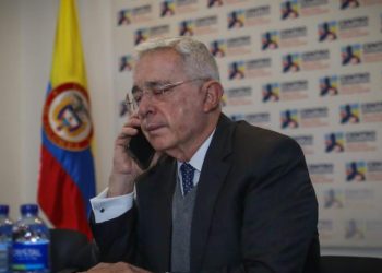 Uribe ya tendría candidato para elecciones presidenciales de 2026
