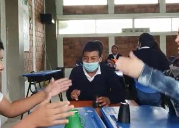 Adriana Benavides, la maestra de música que transforma vidas en Catambuco