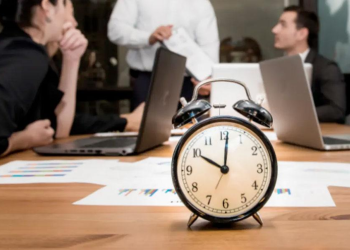 Atención: Colombia disminuirá horas de la jornada laboral en 2024