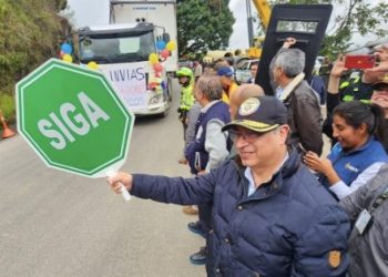 Petro usó avión de contratista durante campaña sin reportar: posteriormente beneficiado por proyecto de Rosas por cerca de 90 mil millones.