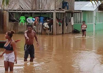 Desastre natural por desbordamiento del río Mira afecta a 3.500 personas en Tumaco