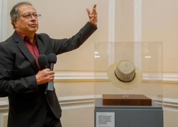 MinCulturas contradice al presidente: Sombrero de Carlos Pizarro “no es bien de interés cultural”