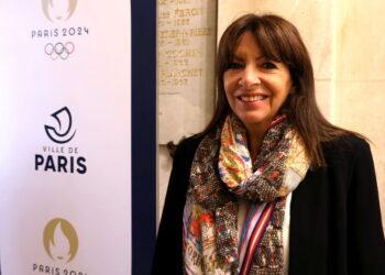 ¿Quién es la “española” Anne Hidalgo, la cara de París 2024?