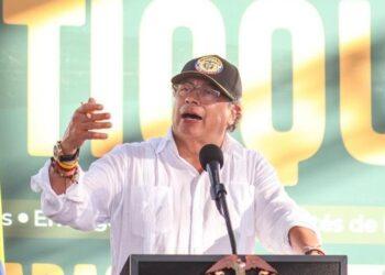 Petro formaliza diálogo de paz con el Clan del Golfo