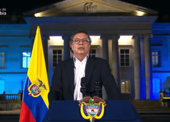 CNE abre investigación a campaña de Petro