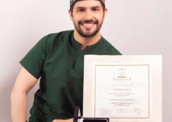 El médico nariñense Víctor Hugo Villacis Basante obtiene reconocimiento internacional en cirugía plástica y reconstructiva