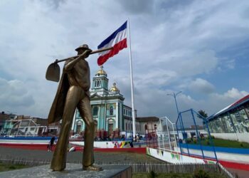Marcel de Colombia, el cantautor del mar y los andes.
