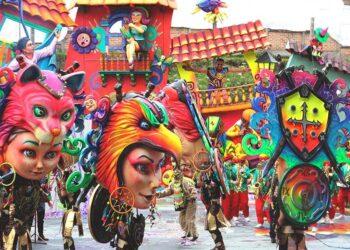 La magia del carnaval de negros y blancos: un tributo a la riqueza cultural de los pastusos.
