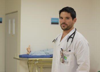 Destacado médico nariñense, Darío Sebastián López Delgado, el El Personaje 10.