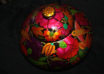 “La Bombonera” de Eduardo Muñoz Lora entra al Victoria and Albert Museum: un hito histórico para el arte nariñense y el Barniz de Pasto