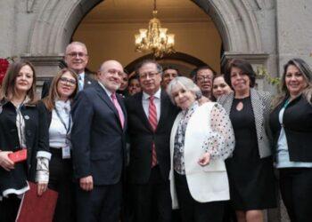 Cónsul pastusa en Tulcán sigue ejerciendo funciones diplomáticas, a pesar de orden judicial que ordenaba su suspensión
